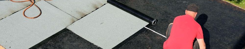 Nieuw bitumen leggen op bijgebouw Nieuw bitumen leggen op bijgebouw in Harderwijk