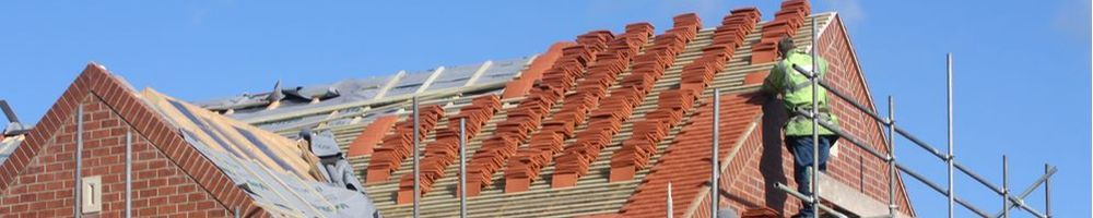 Nieuwe dakpannen plaatse in Harderwijk